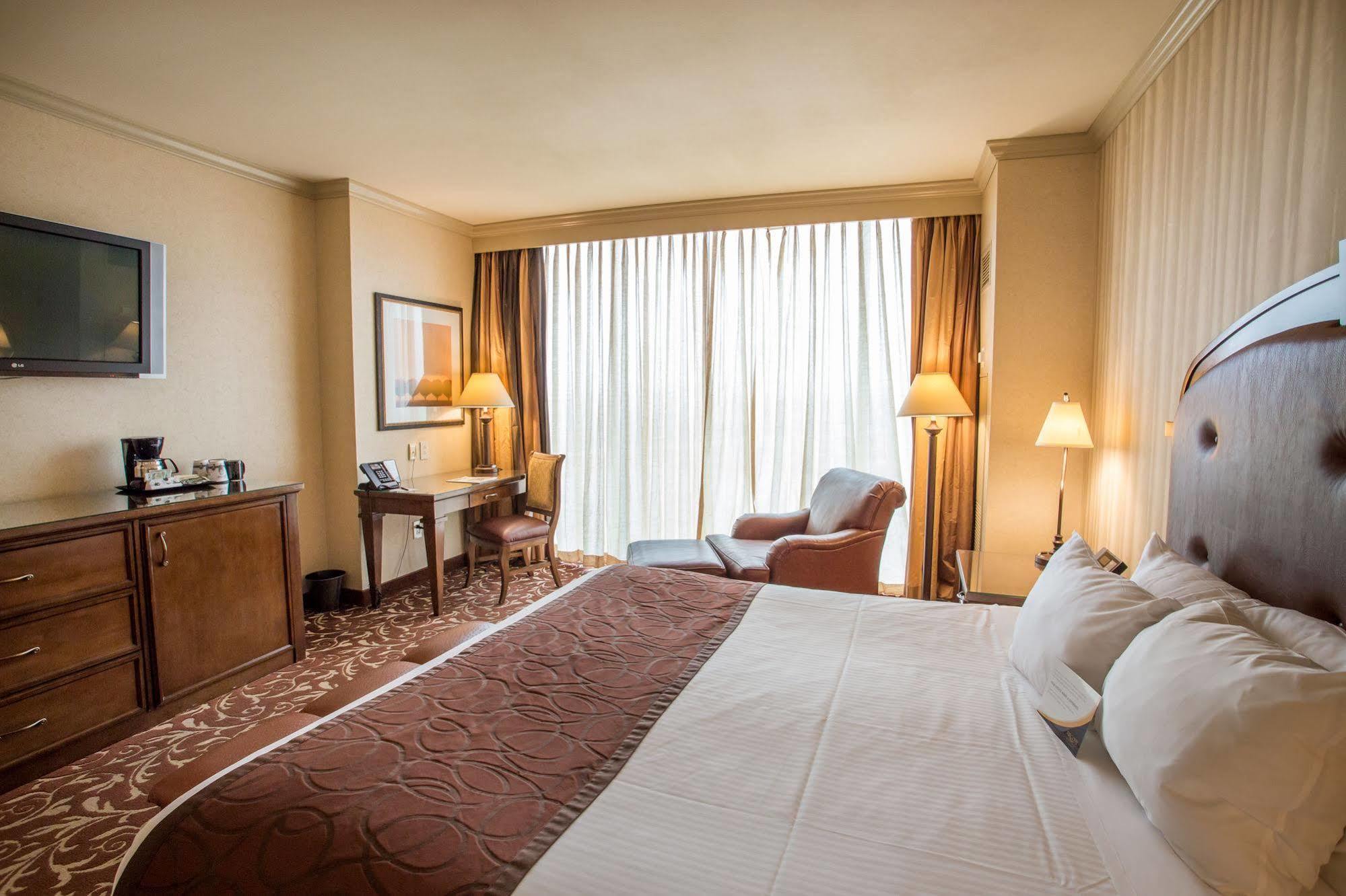 Argosy Casino Hotel & Spa Riverside Exterior foto